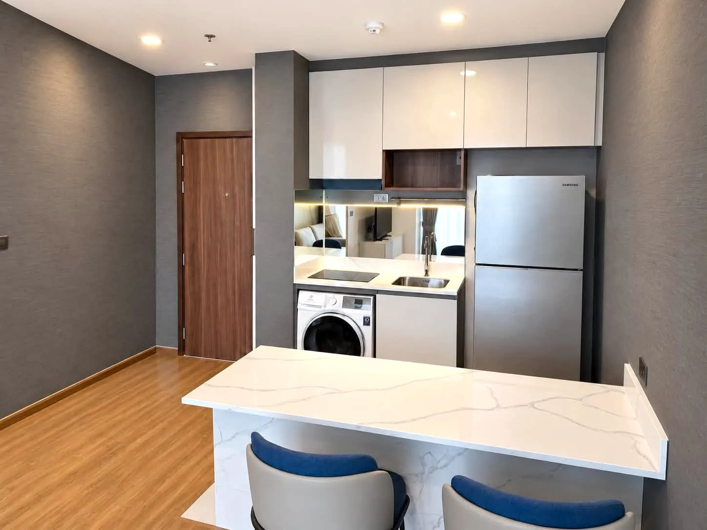 Arise Charoen Mueang Top-Floor 1BR Condo For Rent | Panoramic Doi Mountain View — photo 2 of 21
