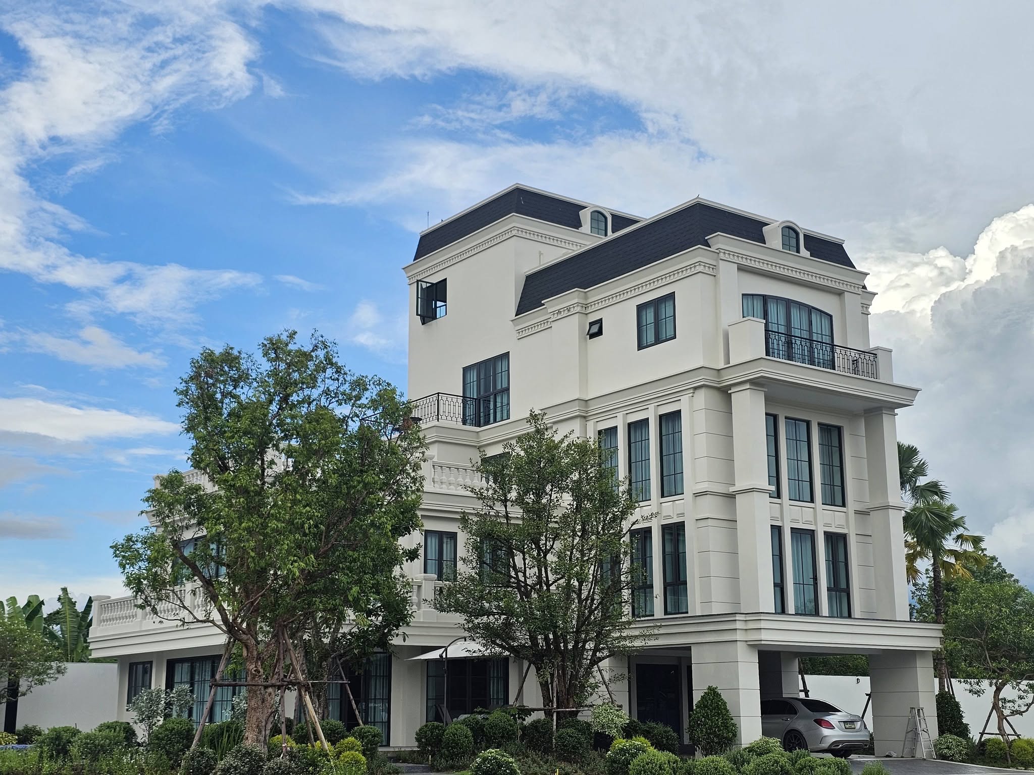 Luxury Villa for Rent/Sale: GrandVilla d' Maalai Chiang Mai | Private Pool & Mountain View — photo 1 of 8