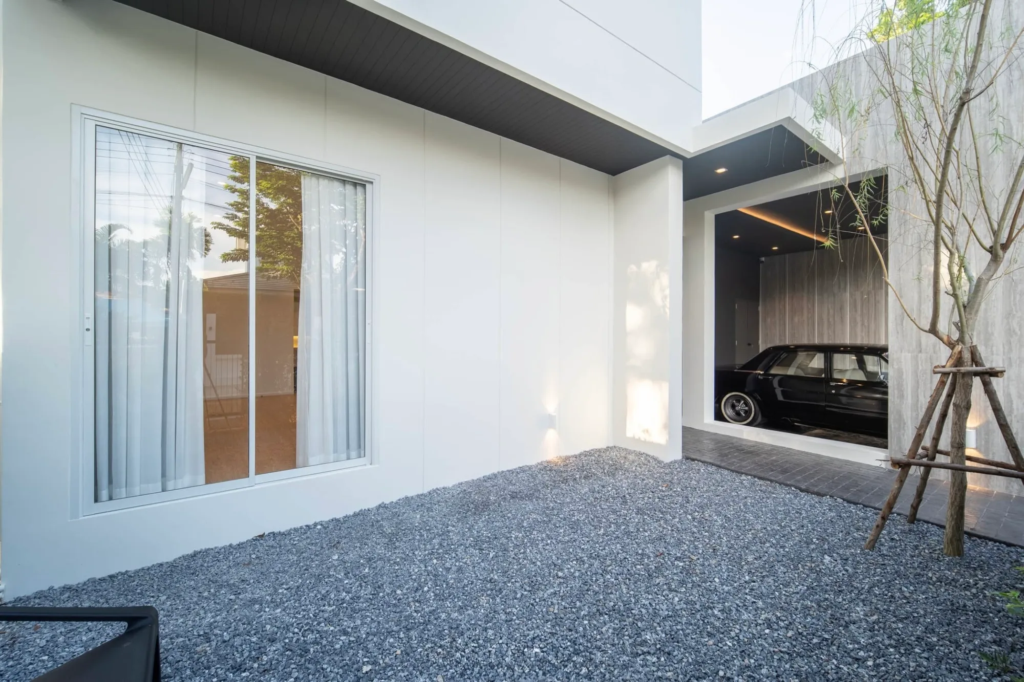 Luxury 4BR Modern Pool Villa For Rent Near Kad Farang Hang Dong — photo 3 of 35