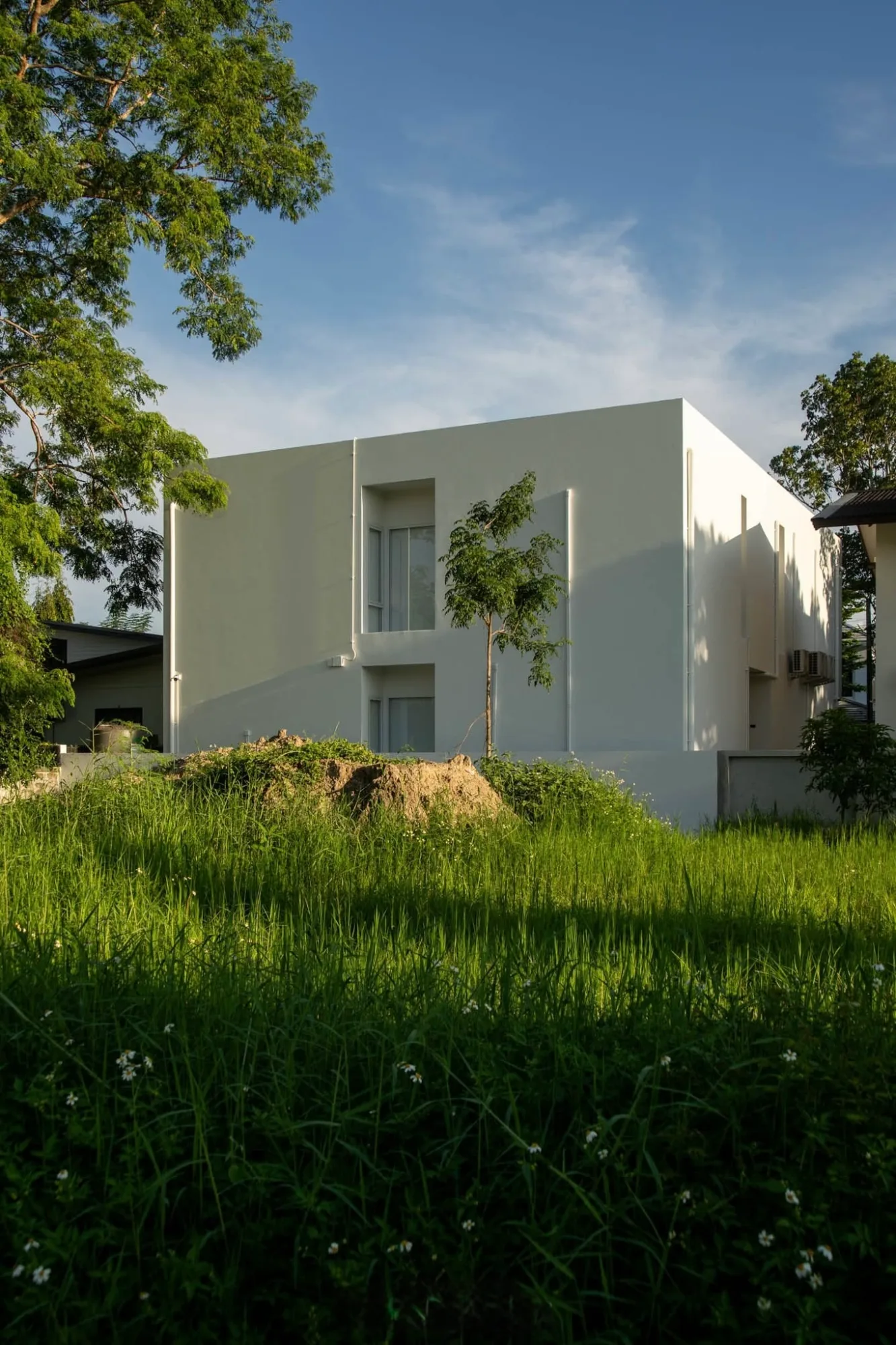 Luxury 4BR Modern Pool Villa For Rent Near Kad Farang Hang Dong — photo 5 of 35