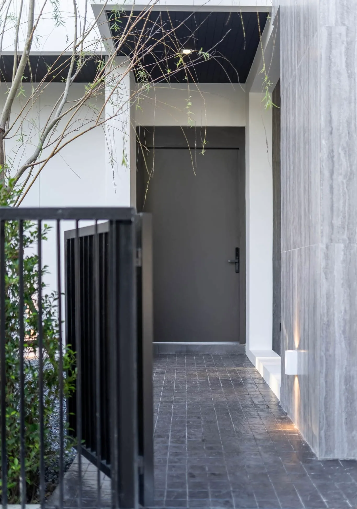Luxury 4BR Modern Pool Villa For Rent Near Kad Farang Hang Dong — photo 6 of 35