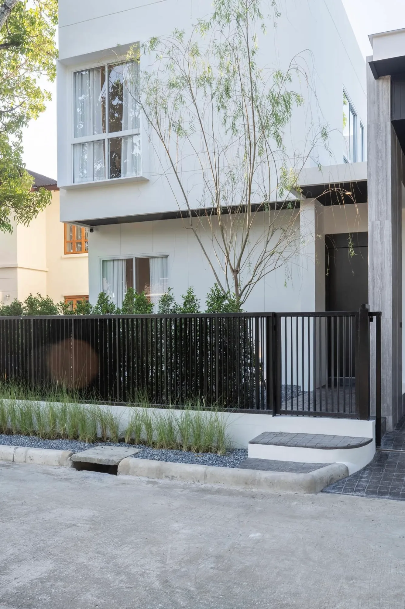 Luxury 4BR Modern Pool Villa For Rent Near Kad Farang Hang Dong — photo 8 of 35