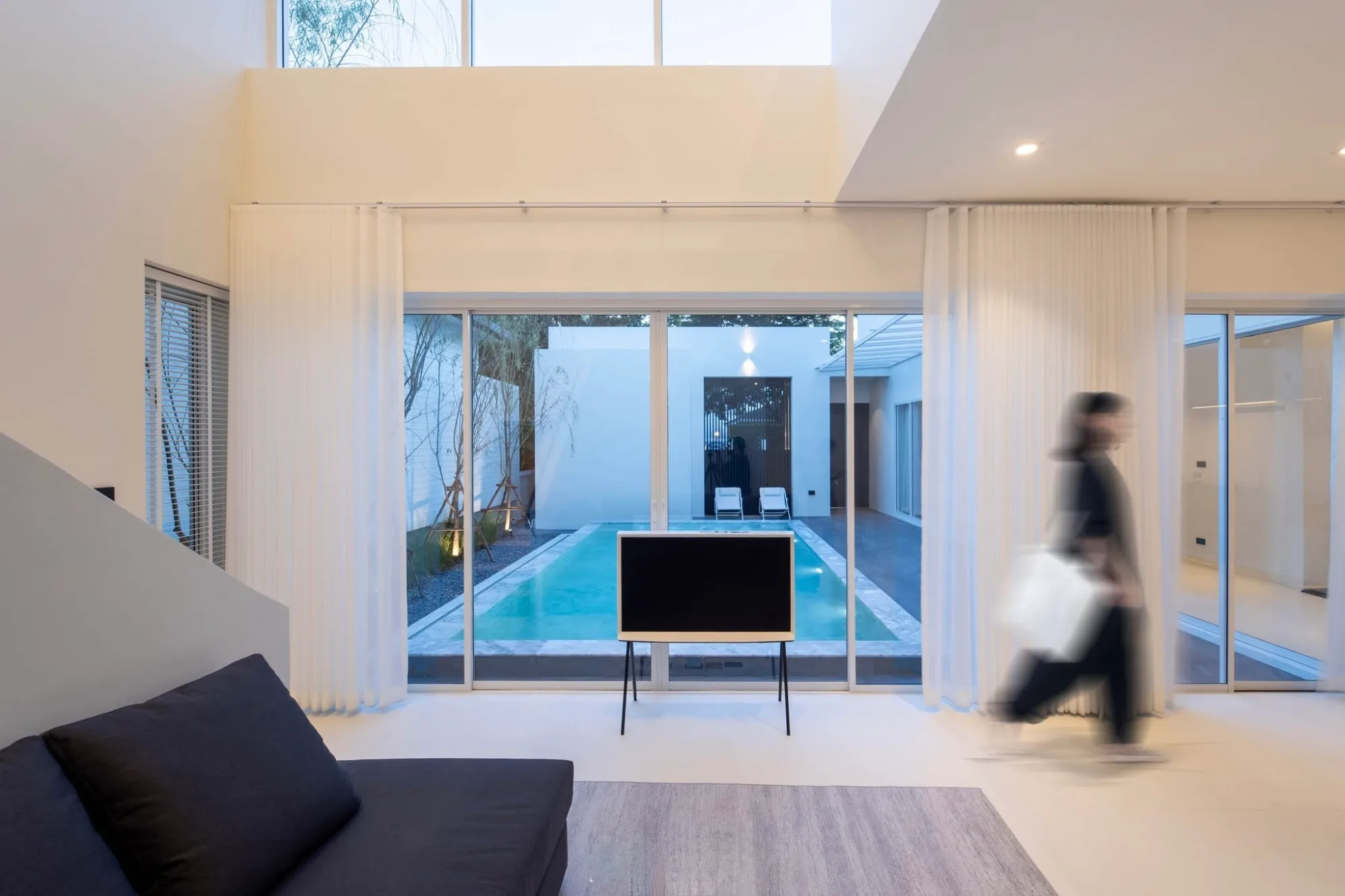 Luxury 4BR Modern Pool Villa For Rent Near Kad Farang Hang Dong — photo 14 of 35