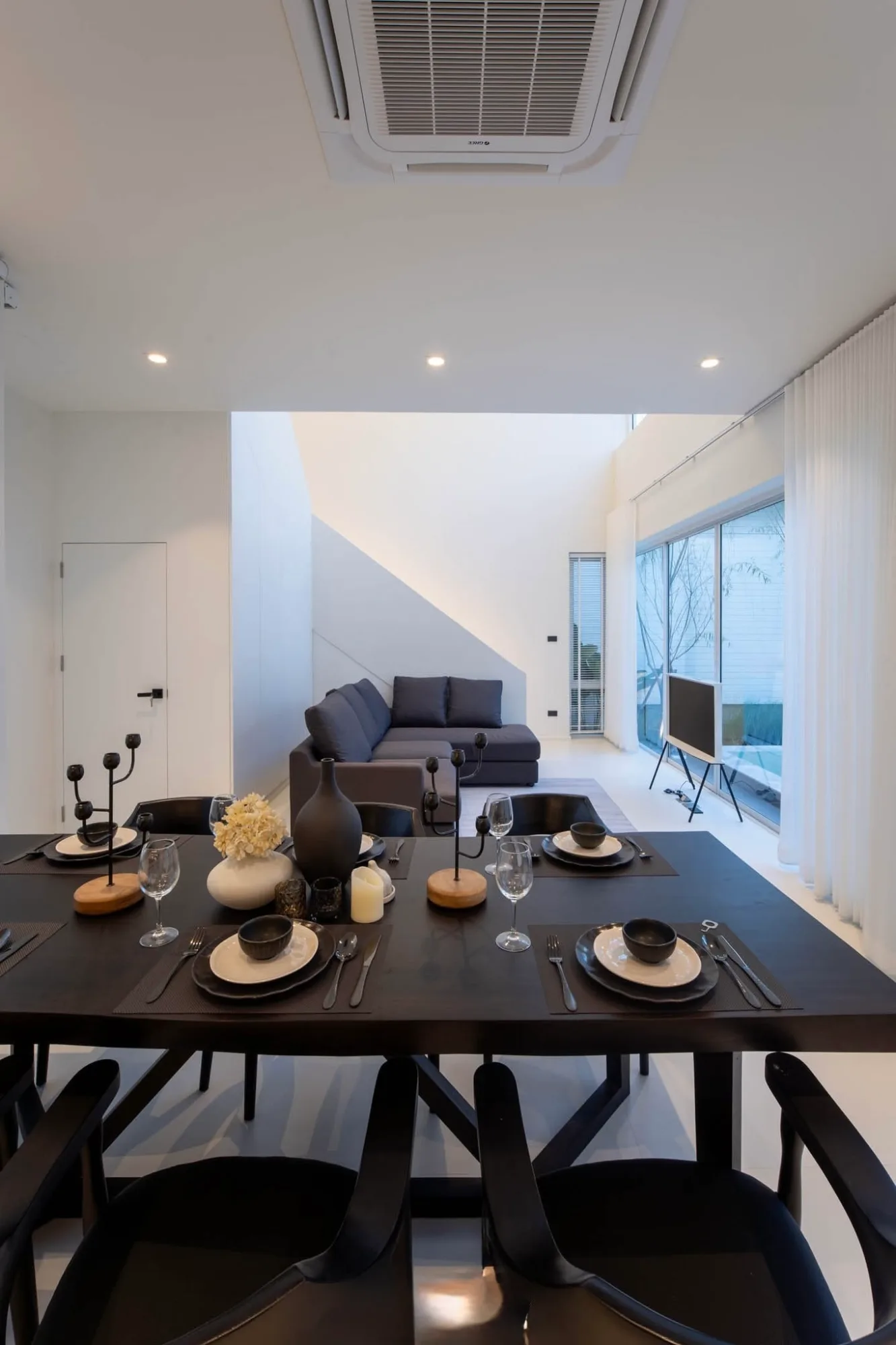 Luxury 4BR Modern Pool Villa For Rent Near Kad Farang Hang Dong — photo 15 of 35