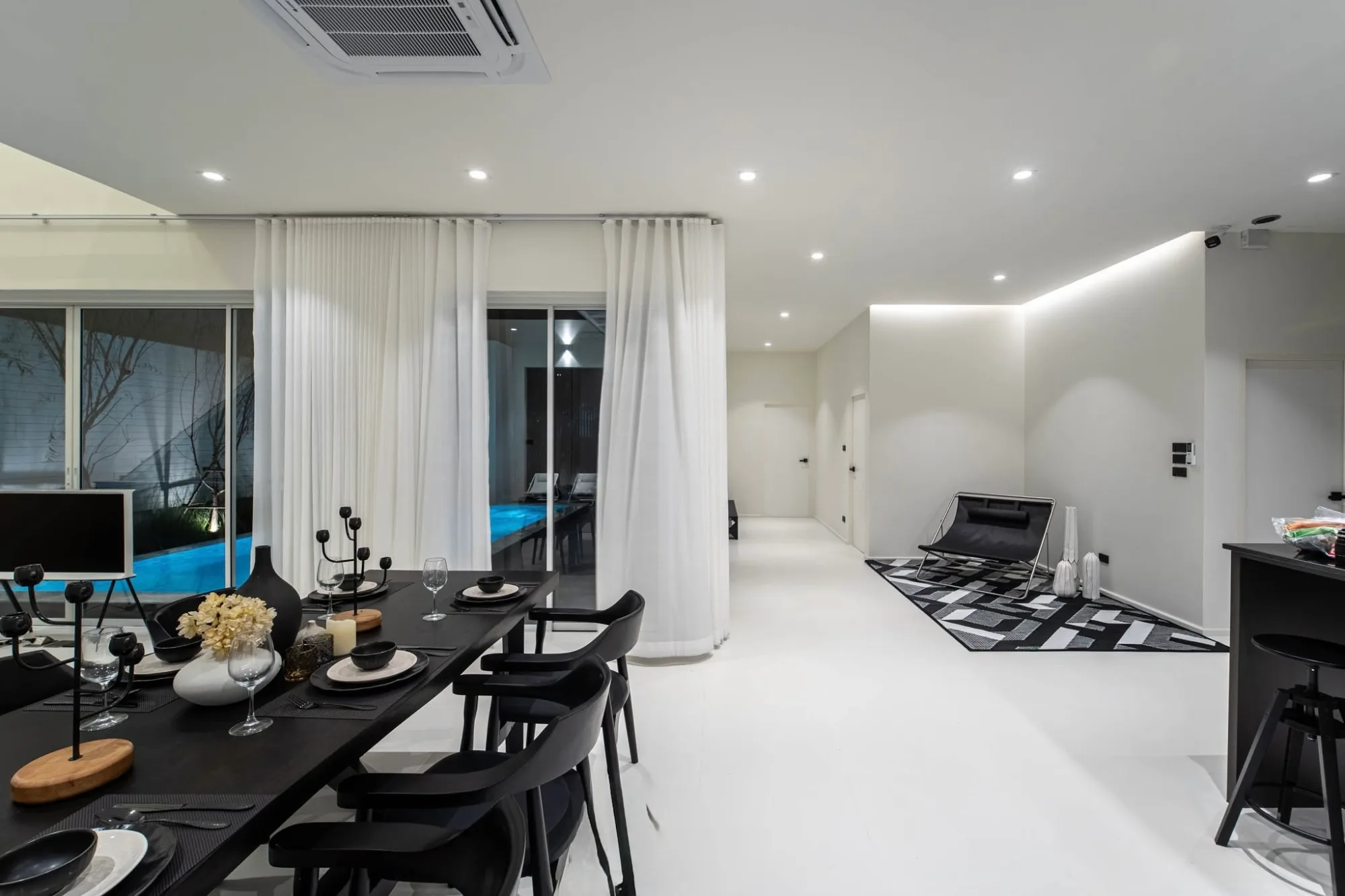 Luxury 4BR Modern Pool Villa For Rent Near Kad Farang Hang Dong — photo 18 of 35
