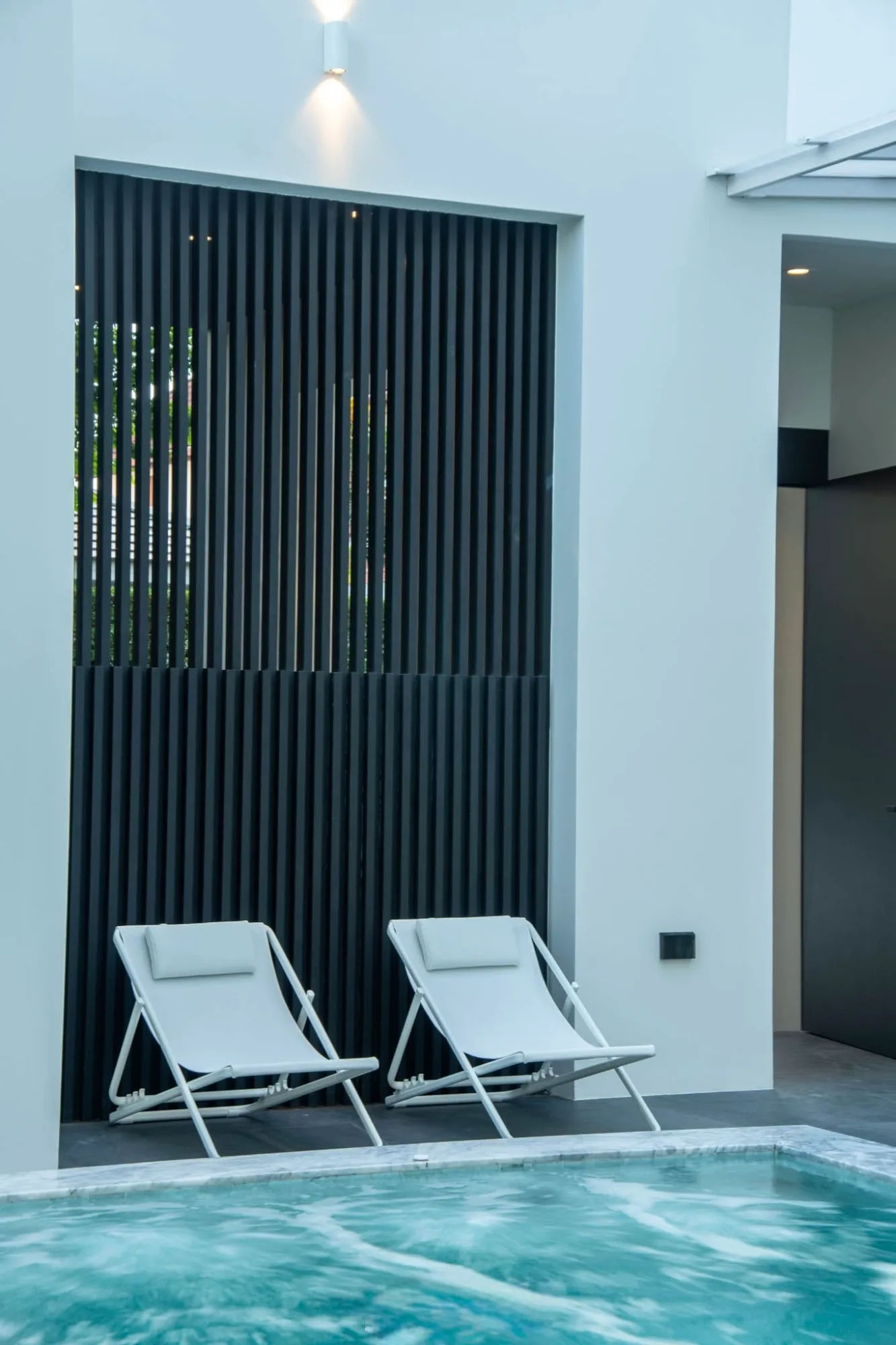 Luxury 4BR Modern Pool Villa For Rent Near Kad Farang Hang Dong — photo 32 of 35