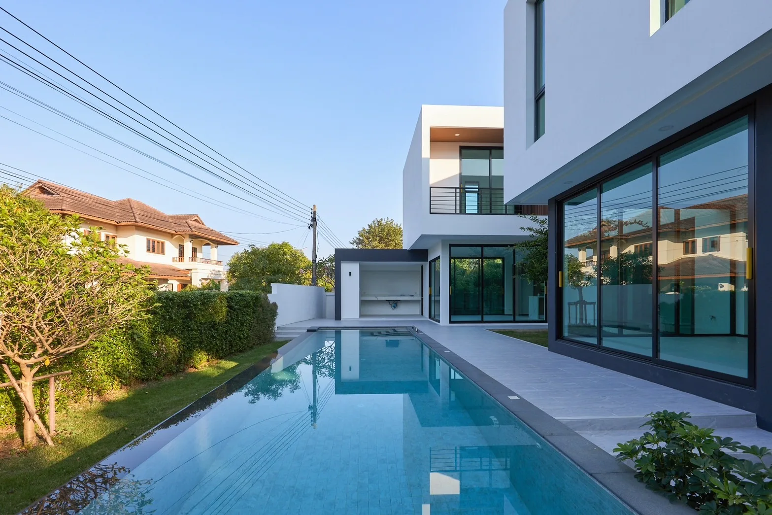 Luxury 4BR Pool Villa for Rent | Ban Wang Tan Hang Dong Chiang Mai — photo 2 of 33
