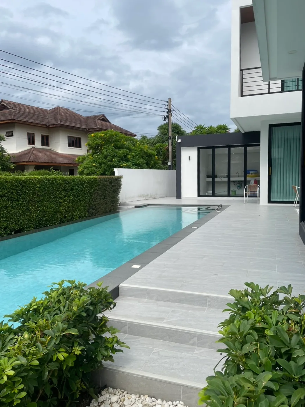 Luxury 4BR Pool Villa for Rent | Ban Wang Tan Hang Dong Chiang Mai — photo 4 of 33