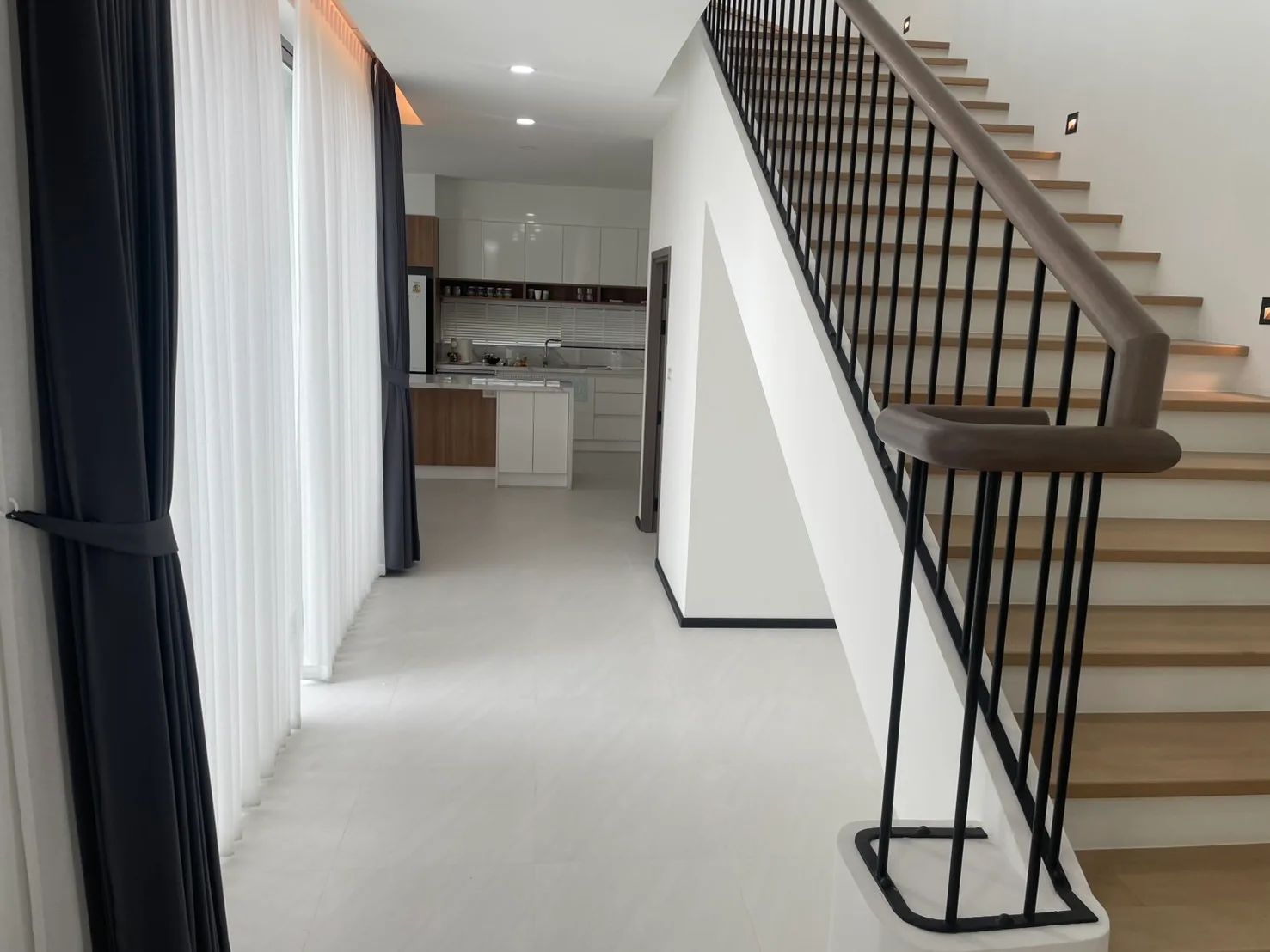 Luxury 4BR Pool Villa for Rent | Ban Wang Tan Hang Dong Chiang Mai — photo 14 of 33