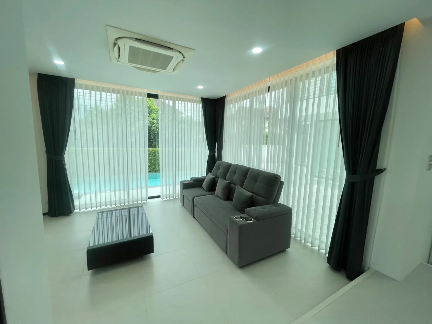 Luxury 4BR Pool Villa for Rent | Ban Wang Tan Hang Dong Chiang Mai — photo 16 of 33