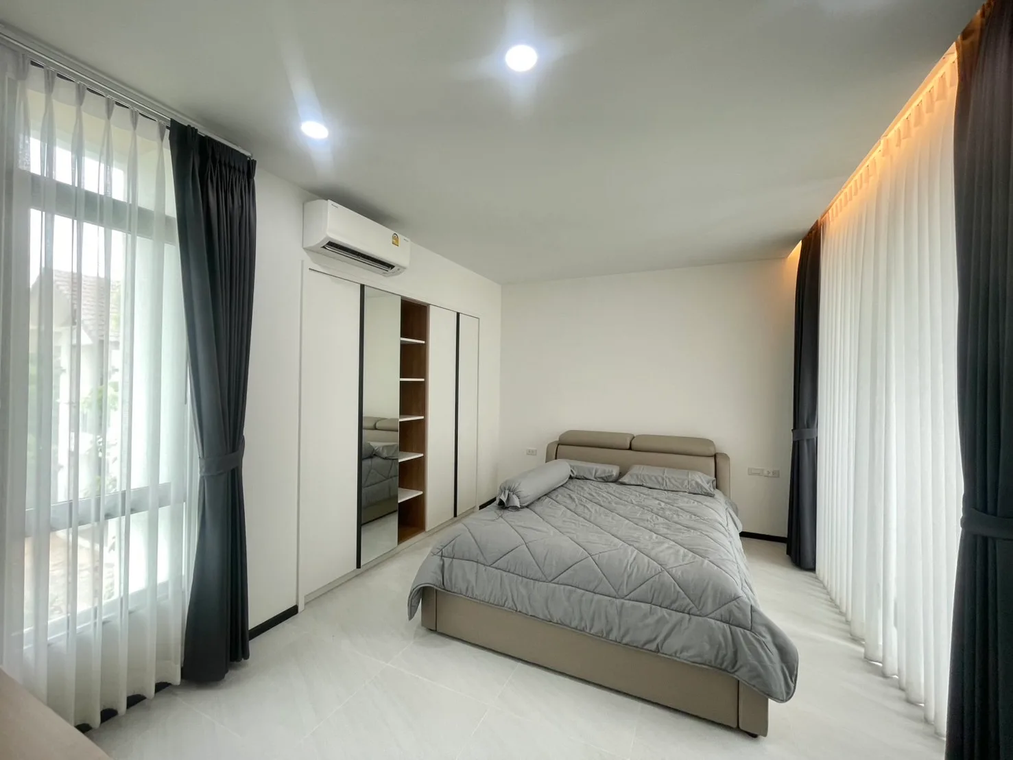 Luxury 4BR Pool Villa for Rent | Ban Wang Tan Hang Dong Chiang Mai — photo 18 of 33