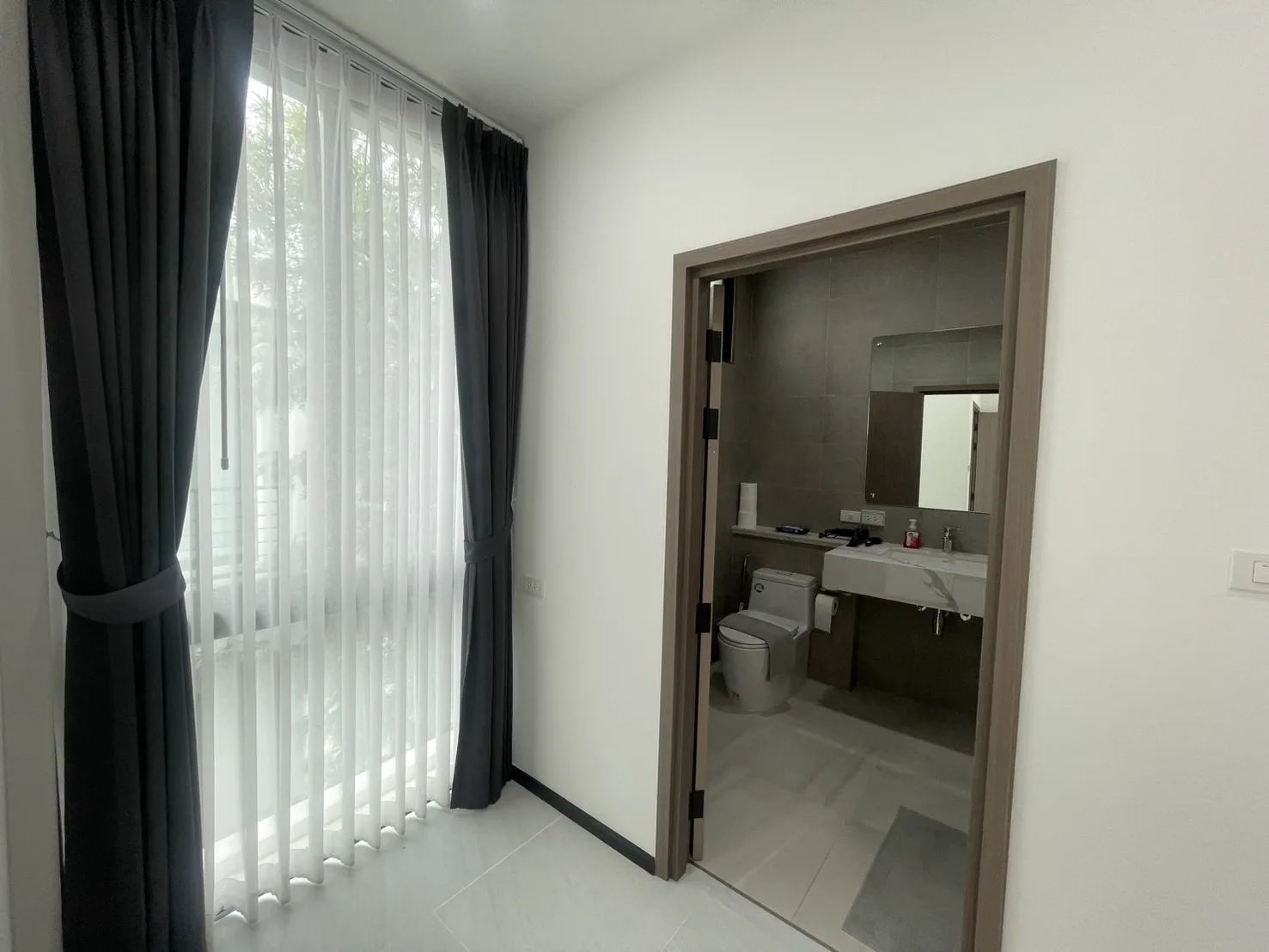 Luxury 4BR Pool Villa for Rent | Ban Wang Tan Hang Dong Chiang Mai — photo 27 of 33