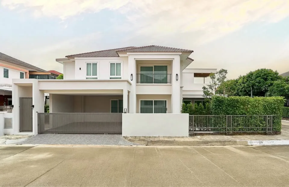 Luxury 4BR Pool Villa For Sale | Vararom Charoenmuang Chiang Mai — photo 2 of 48