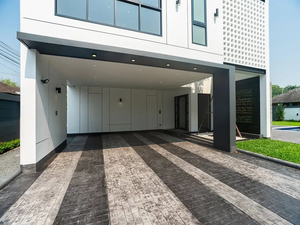 Modern 4BR Pool Villa For Sale | 999@Baan Wang Tan Hang Dong Near Mae Hia — photo 3 of 24