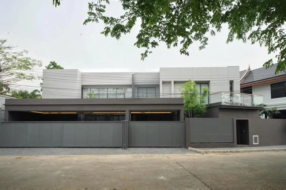 Modern Waterfront Luxury Pool Villa For Rent & Sale | The Calmnest Doi Saket — photo 2 of 30