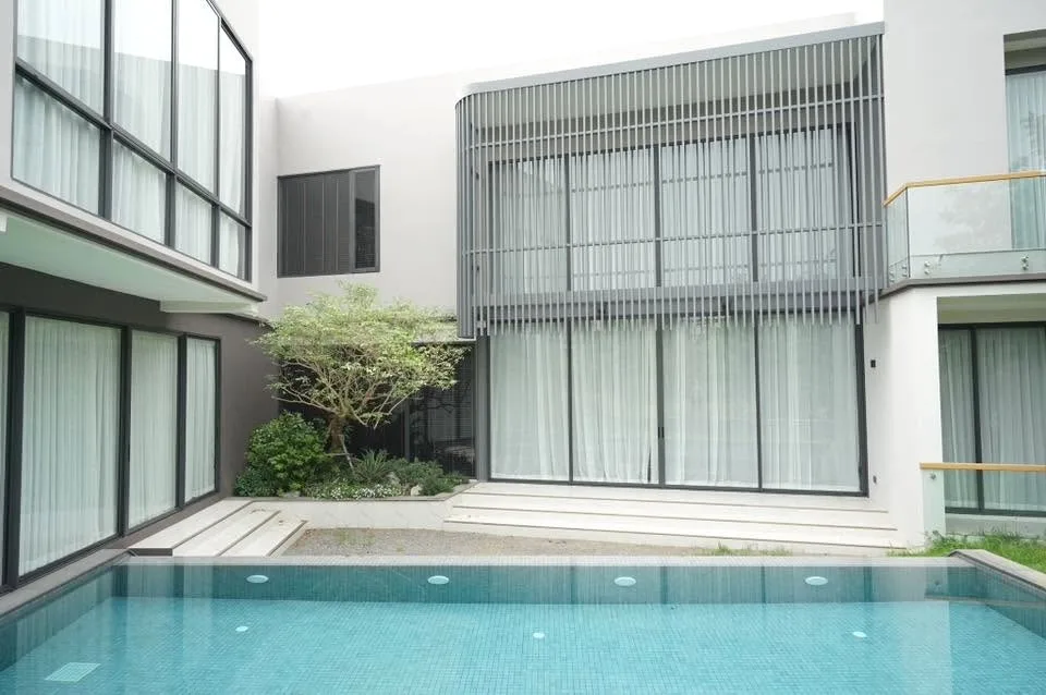 Modern Waterfront Luxury Pool Villa For Rent & Sale | The Calmnest Doi Saket — photo 3 of 30