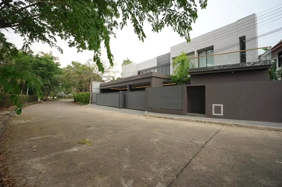 Modern Waterfront Luxury Pool Villa For Rent & Sale | The Calmnest Doi Saket — photo 28 of 30