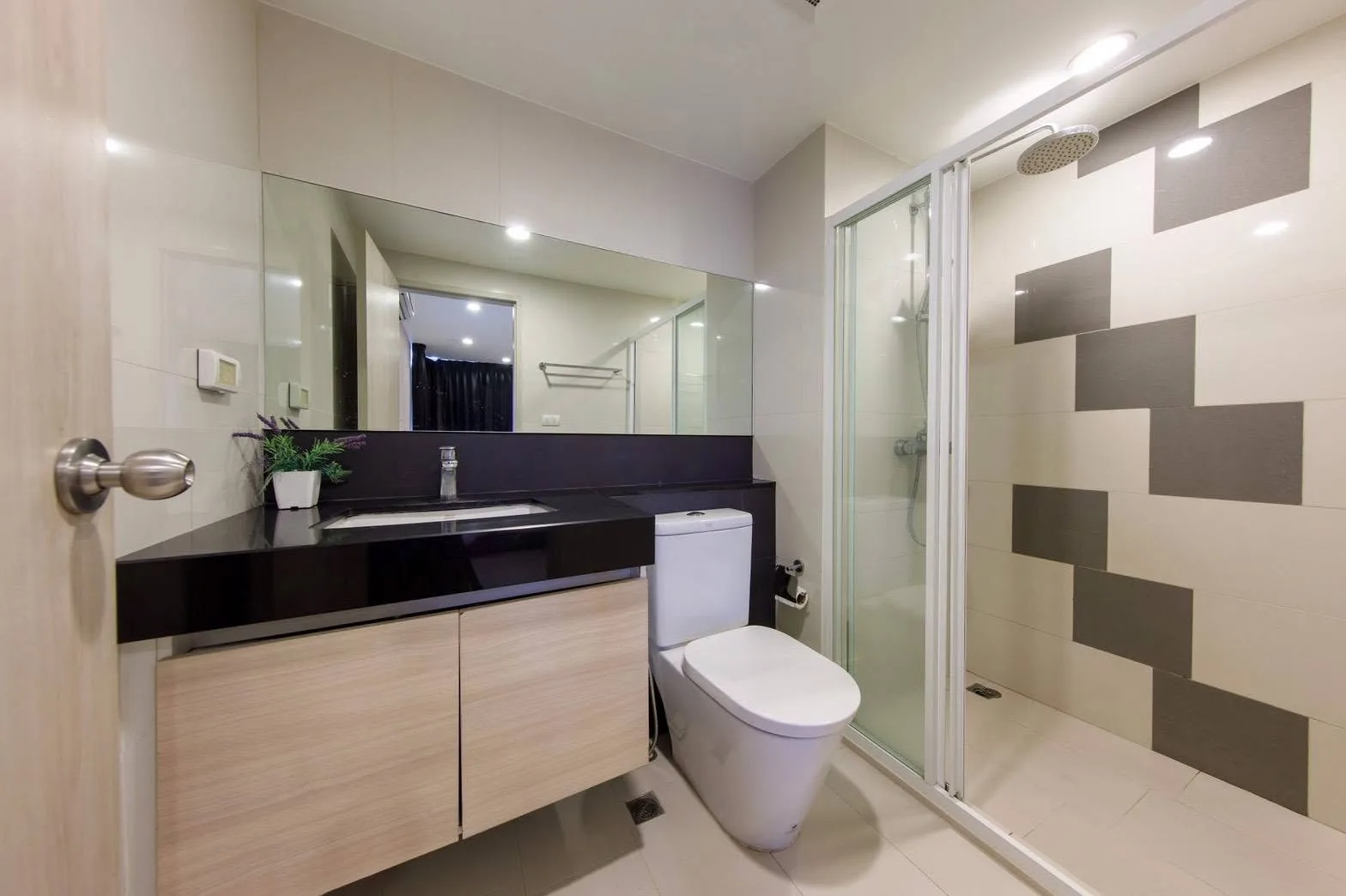 Palm Springs Areca Nimman | 1-Bed Top Floor Condo For Rent/Sale — photo 8 of 9