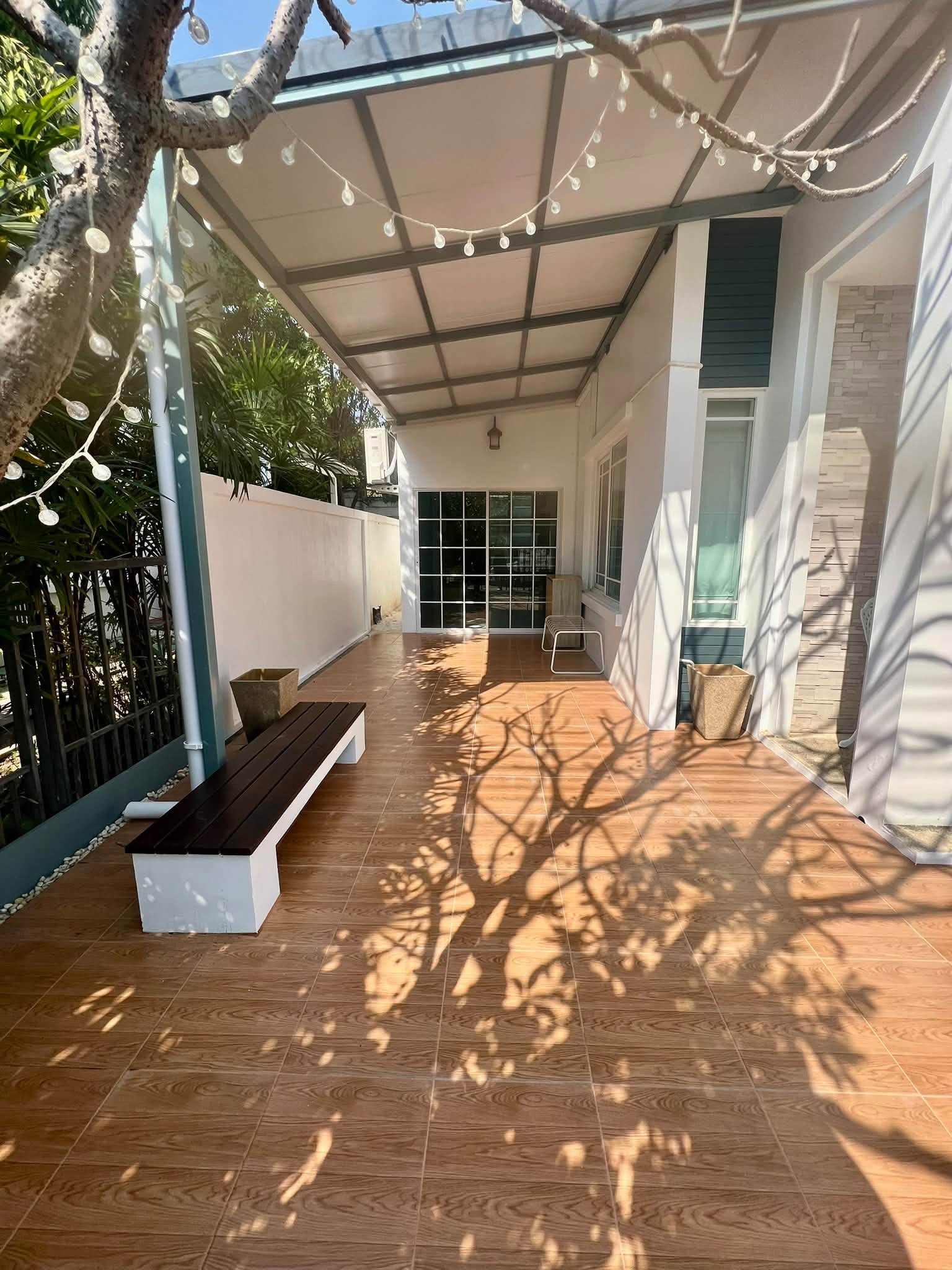 Siwalee Choeng Doi Serene Lake 3BR House For Rent | Renovated Near LIST & GIS — photo 7 of 41