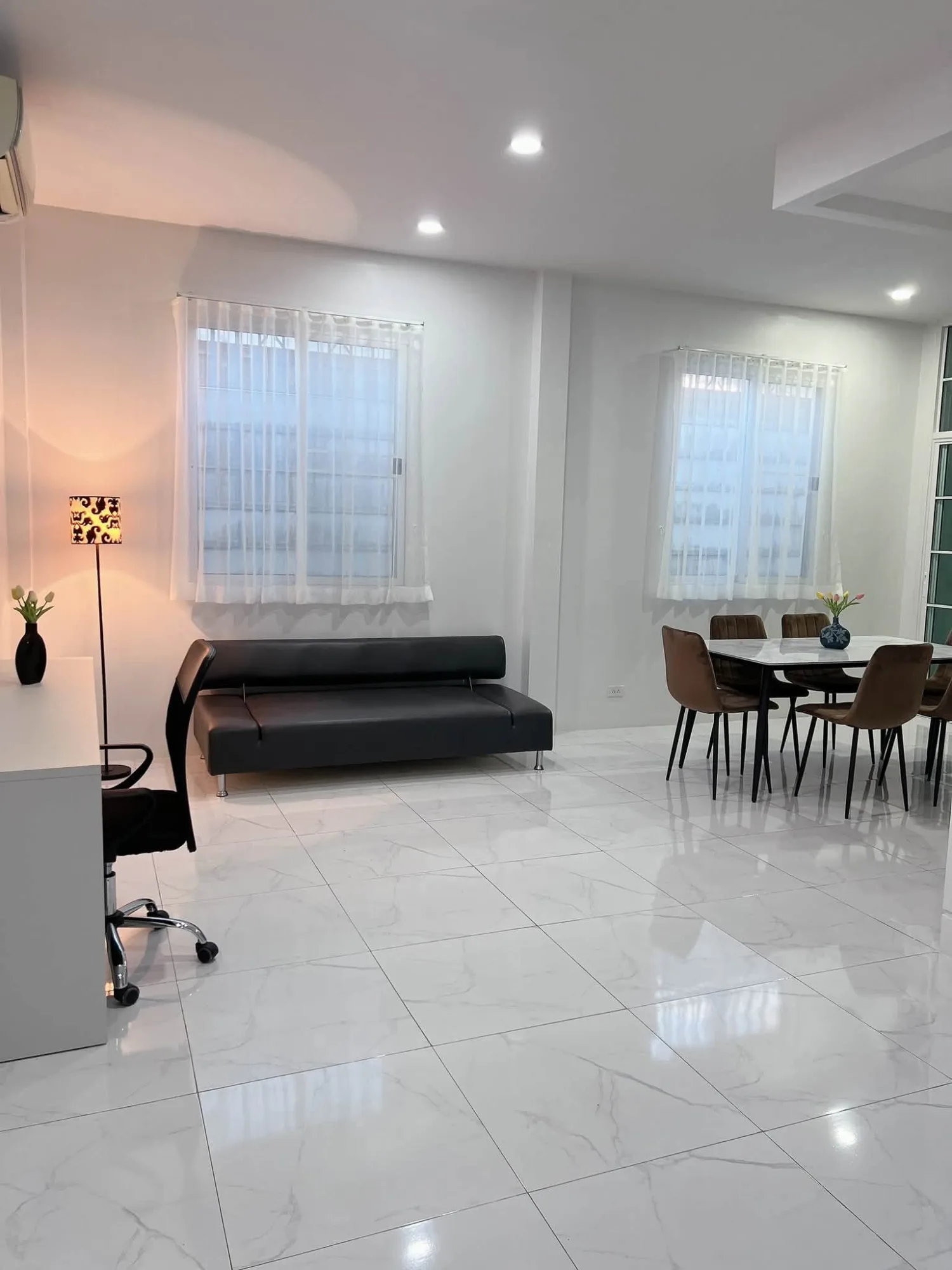 Siwalee Choeng Doi Serene Lake 3BR House For Rent | Renovated Near LIST & GIS — photo 14 of 41