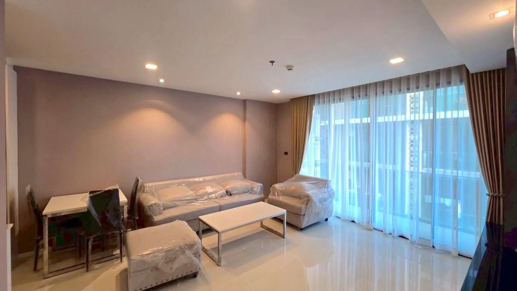 The Star Hill Condo For Rent & Sale | 2BR Near CMU & Nimman Chiang Mai — photo 2 of 15